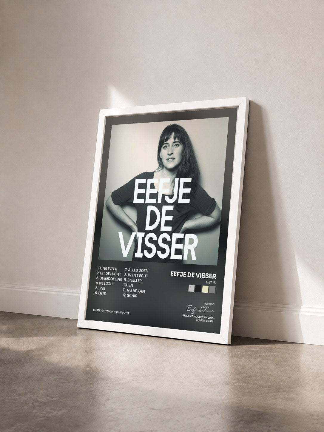 #blanc Tableau de l'album Het Is de Eefje de Visser vu de trois quarts, cadre blanc