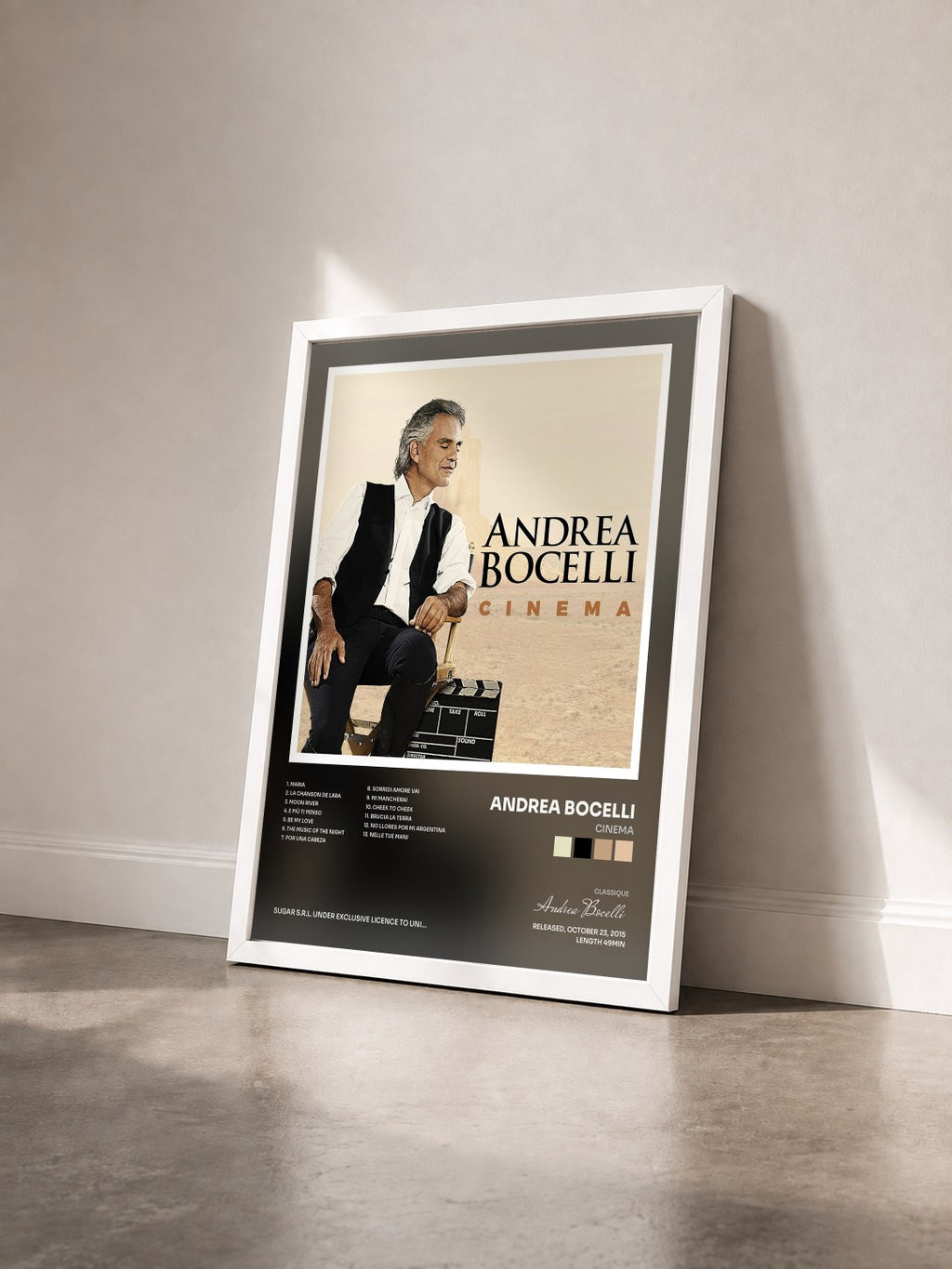 #blanc Tableau de l'album Cinema de Andrea Bocelli vu de trois quarts, cadre blanc
