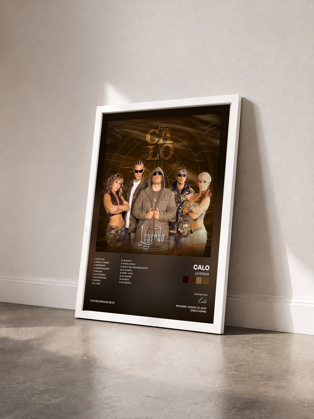 #blanc Tableau de l'album Leyenda de Calo vu de trois quarts, cadre blanc