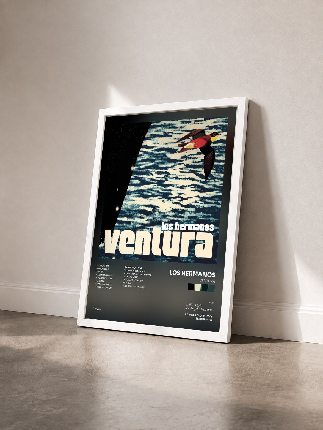 #blanc Tableau de l'album Ventura de Los Hermanos vu de trois quarts, cadre blanc