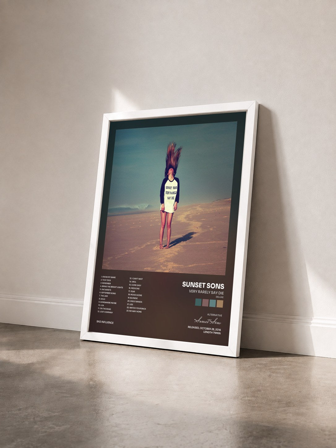 #blanc Tableau de l'album Very Rarely Say Die (Deluxe) de Sunset Sons vu de trois quarts, cadre blanc