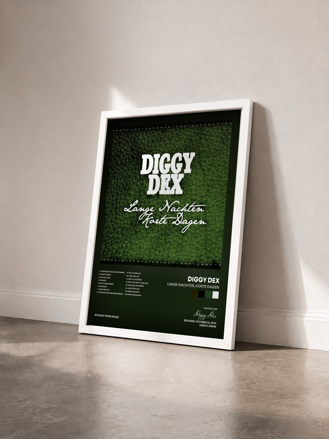 #blanc Tableau de l'album Lange Nachten, Korte Dagen de Diggy Dex vu de trois quarts, cadre blanc