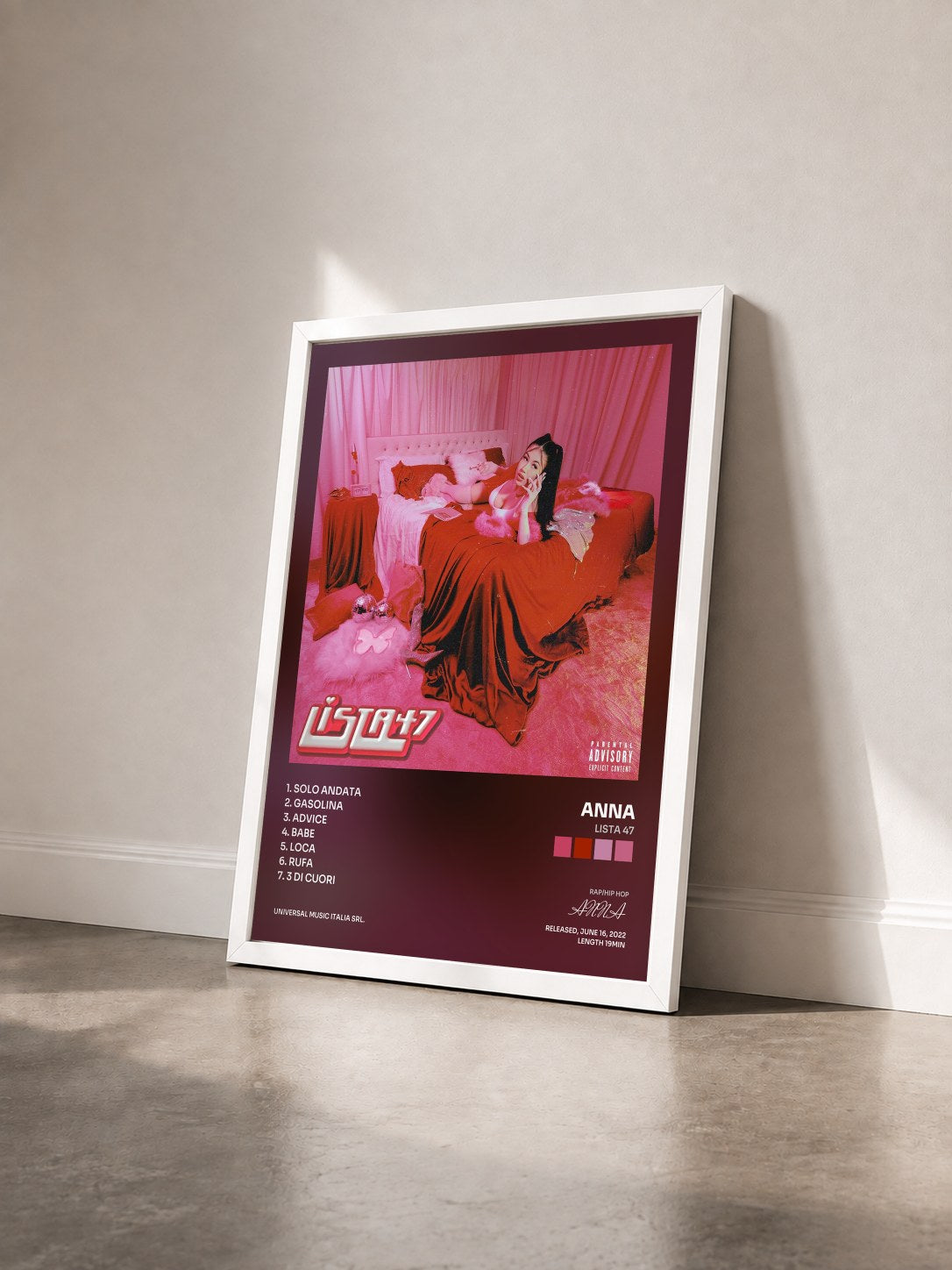 #blanc Tableau de l'album LISTA 47 de ANNA vu de trois quarts, cadre blanc