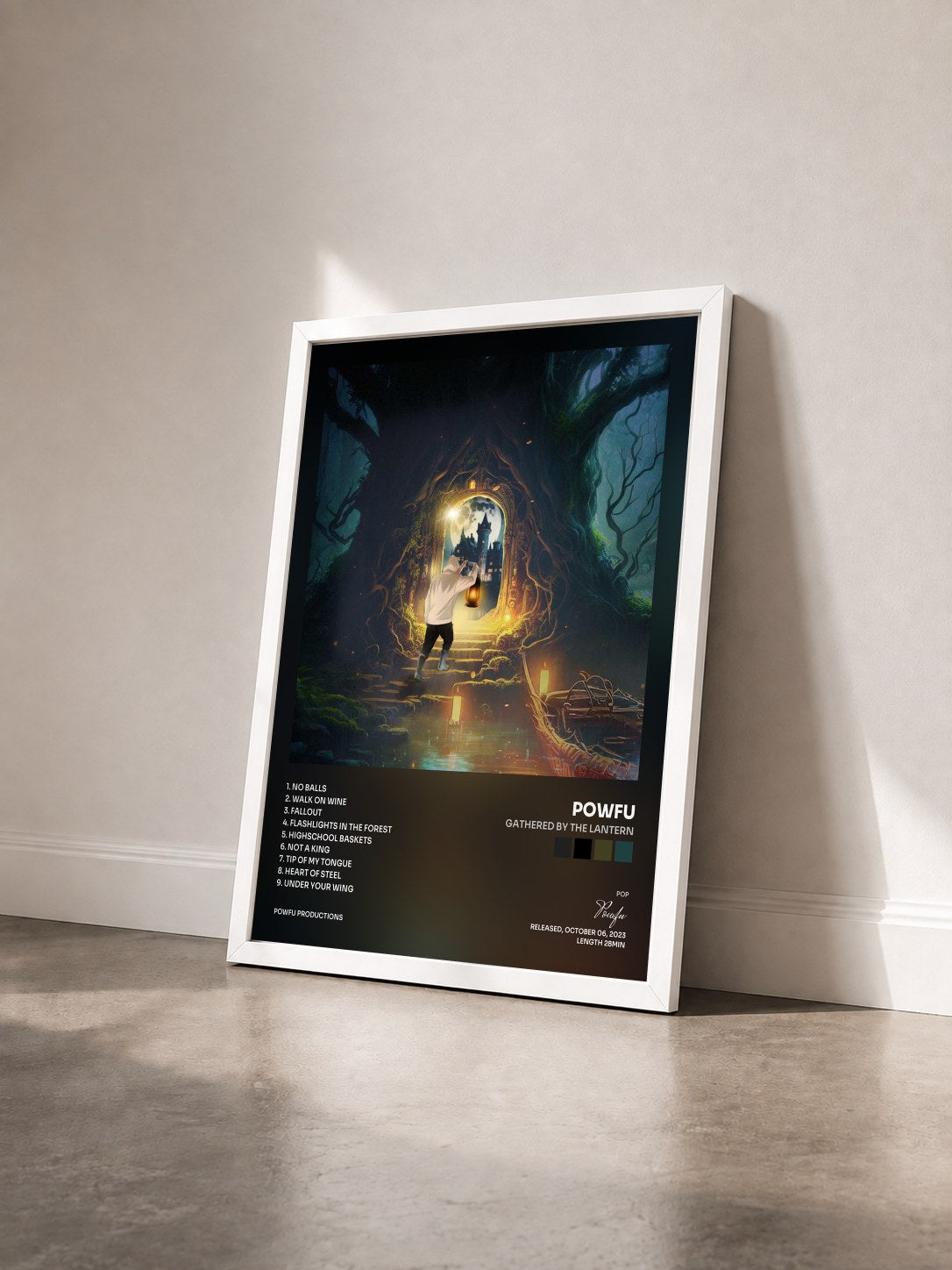 #blanc Tableau de l'album Gathered By The Lantern de Powfu vu de trois quarts, cadre blanc