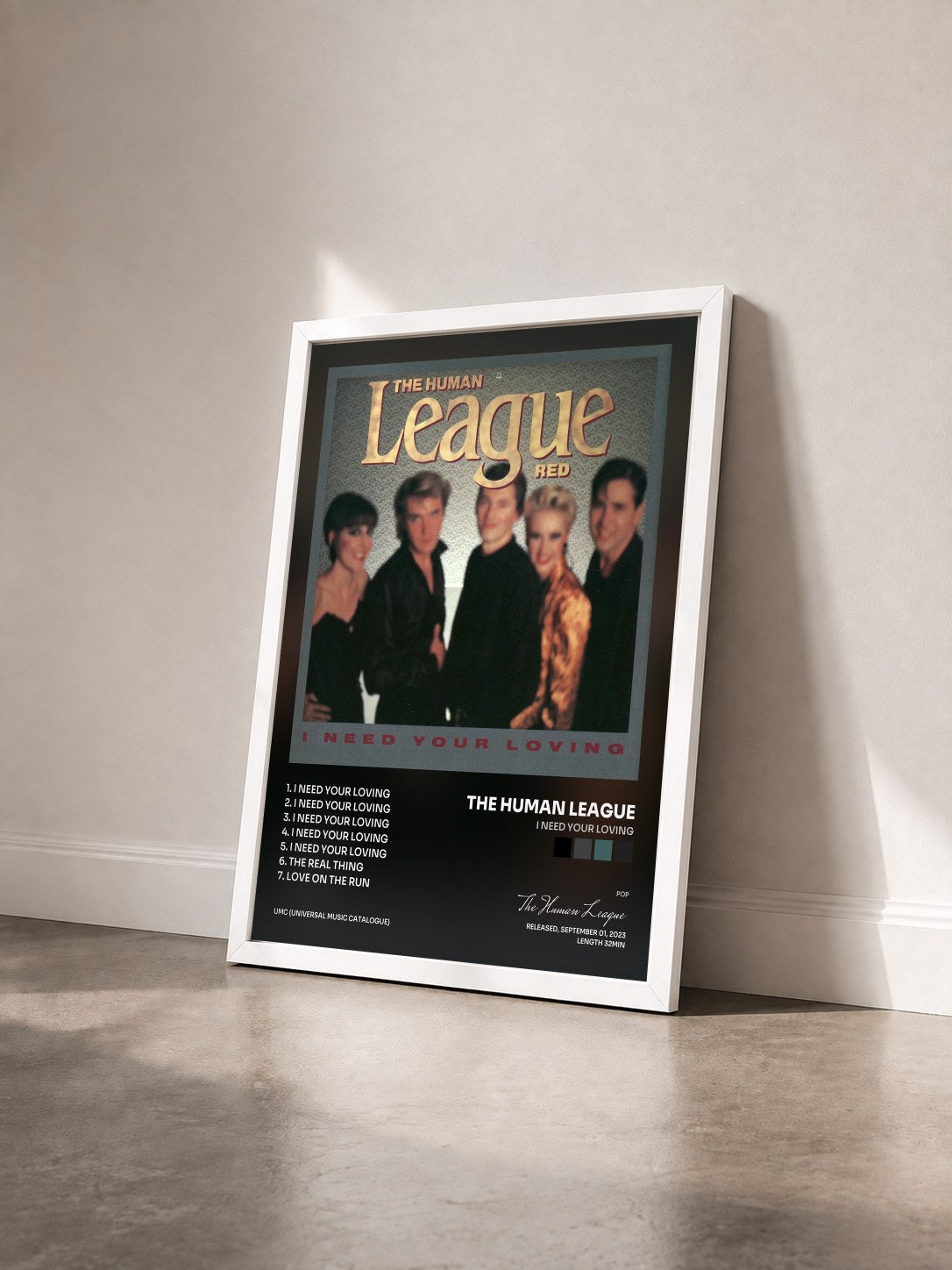 #blanc Tableau de l'album I Need Your Loving de The Human League vu de trois quarts, cadre blanc