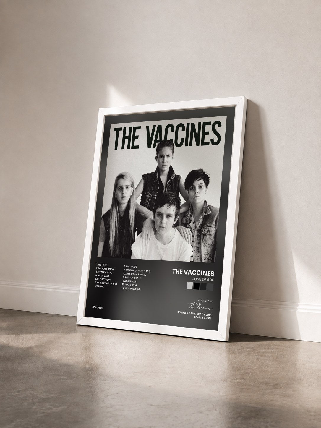 #blanc Tableau de l'album Come Of Age de The Vaccines vu de trois quarts, cadre blanc