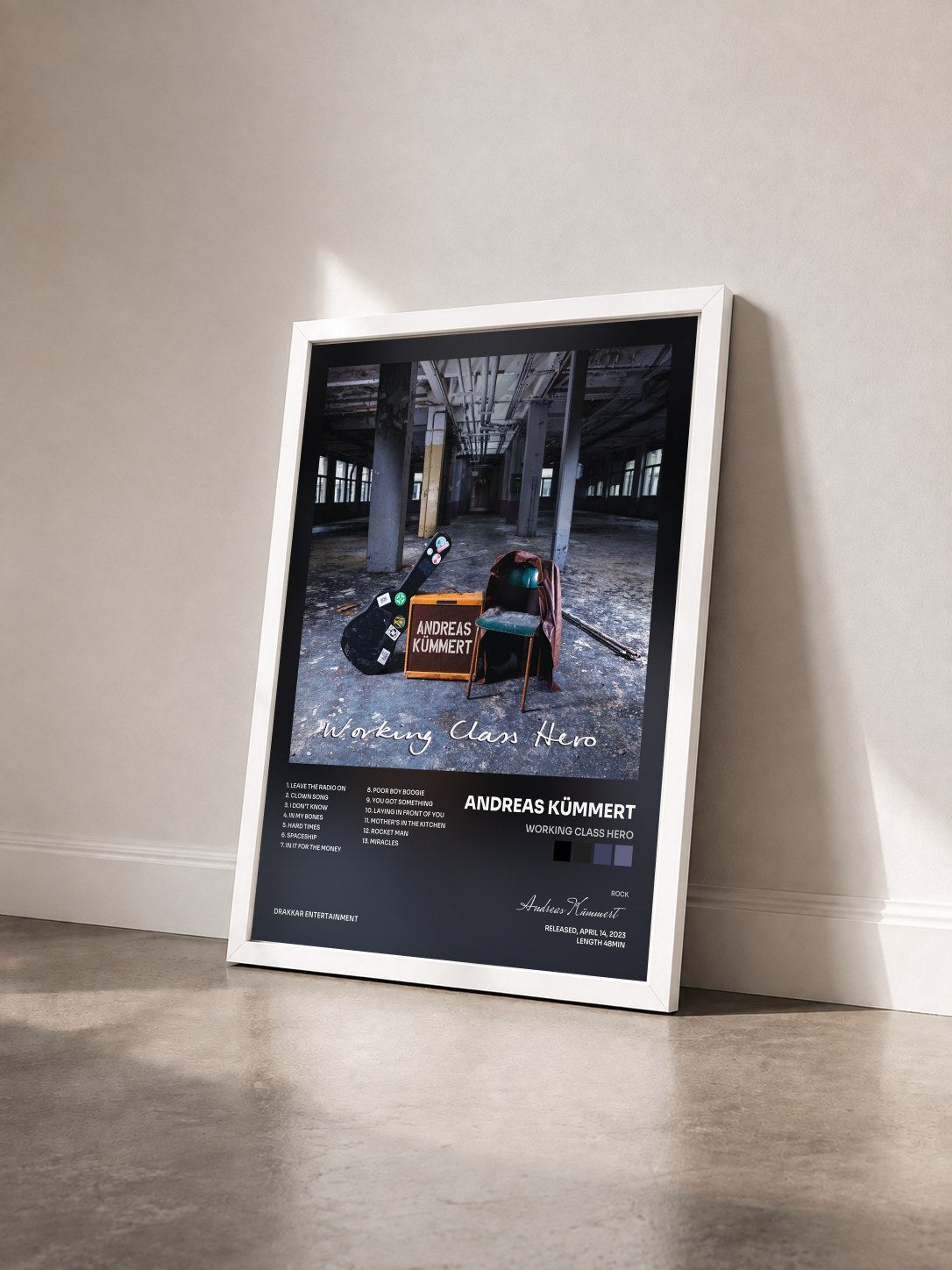 #blanc Tableau de l'album Working Class Hero de Andreas Kümmert vu de trois quarts, cadre blanc