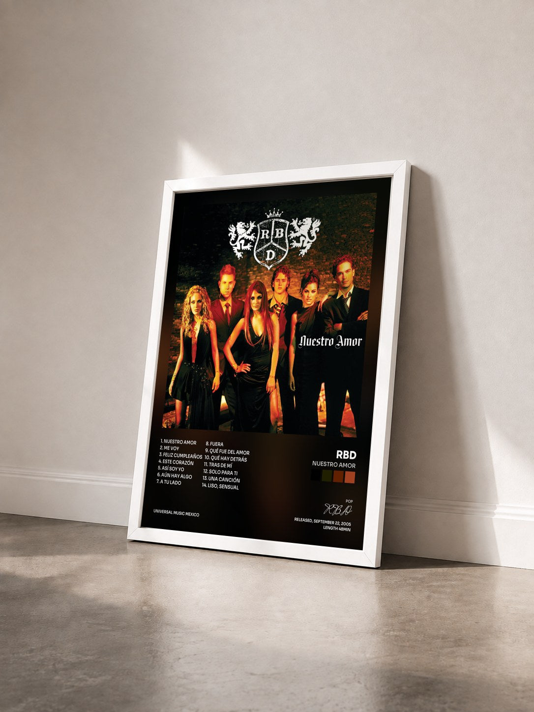 #blanc Tableau de l'album Nuestro Amor de RBD vu de trois quarts, cadre blanc