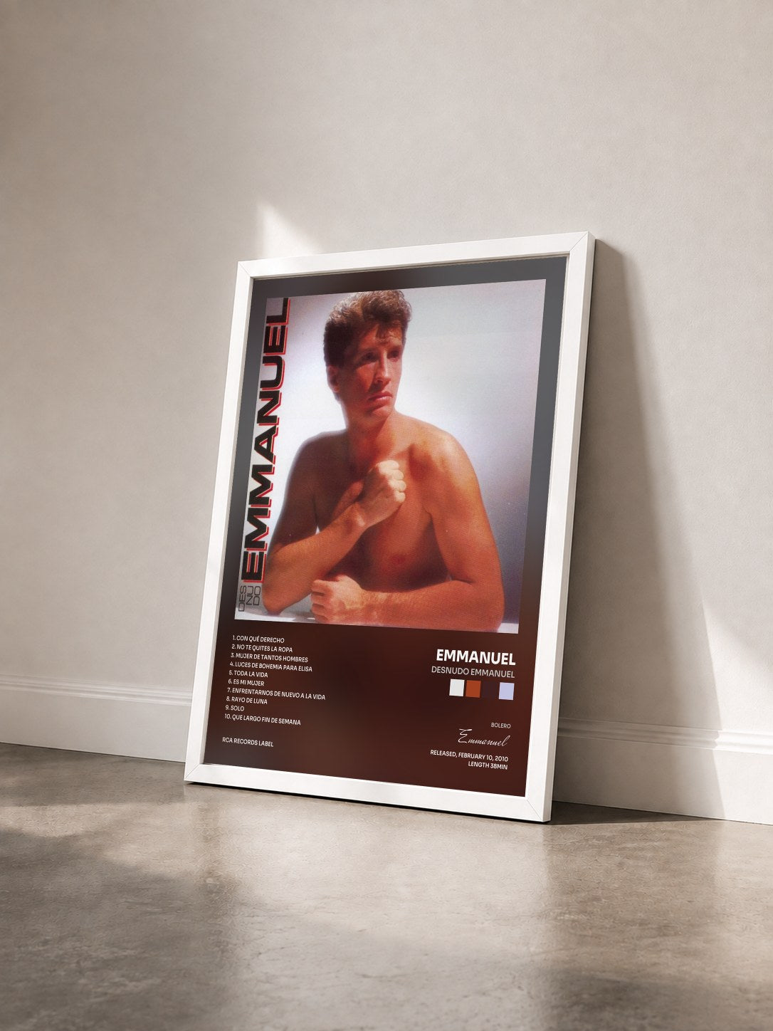 #blanc Tableau de l'album Desnudo Emmanuel de Emmanuel vu de trois quarts, cadre blanc