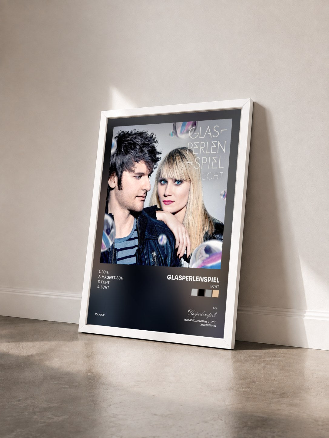 #blanc Tableau de l'album Echt de Glasperlenspiel vu de trois quarts, cadre blanc