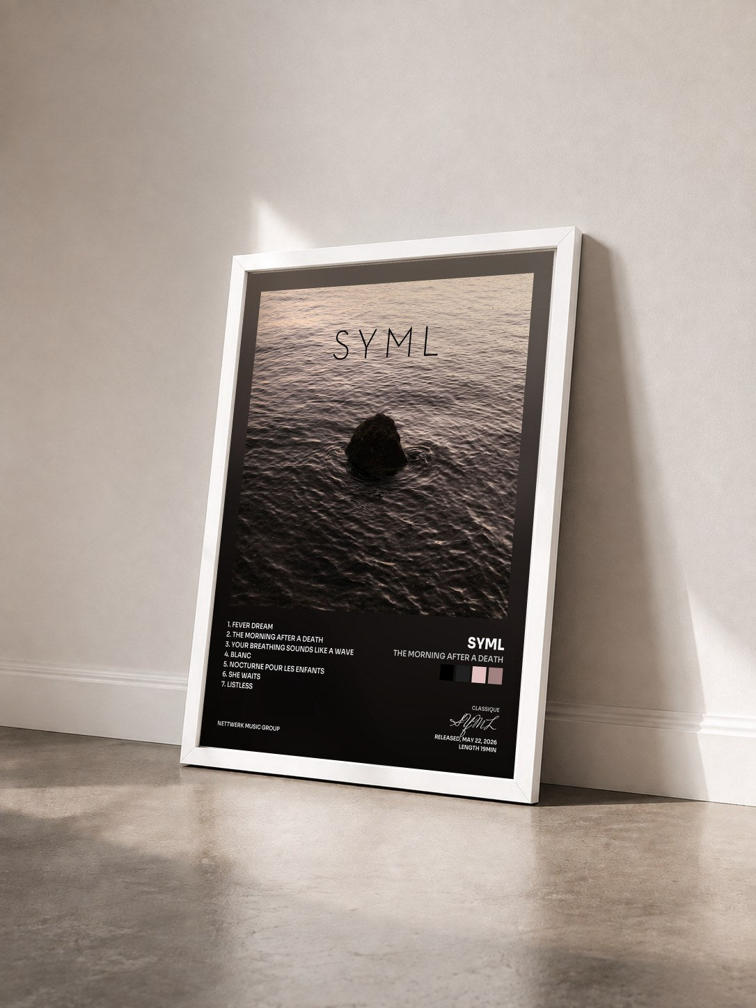 #blanc Tableau de l'album The Morning After a Death de SYML vu de trois quarts, cadre blanc