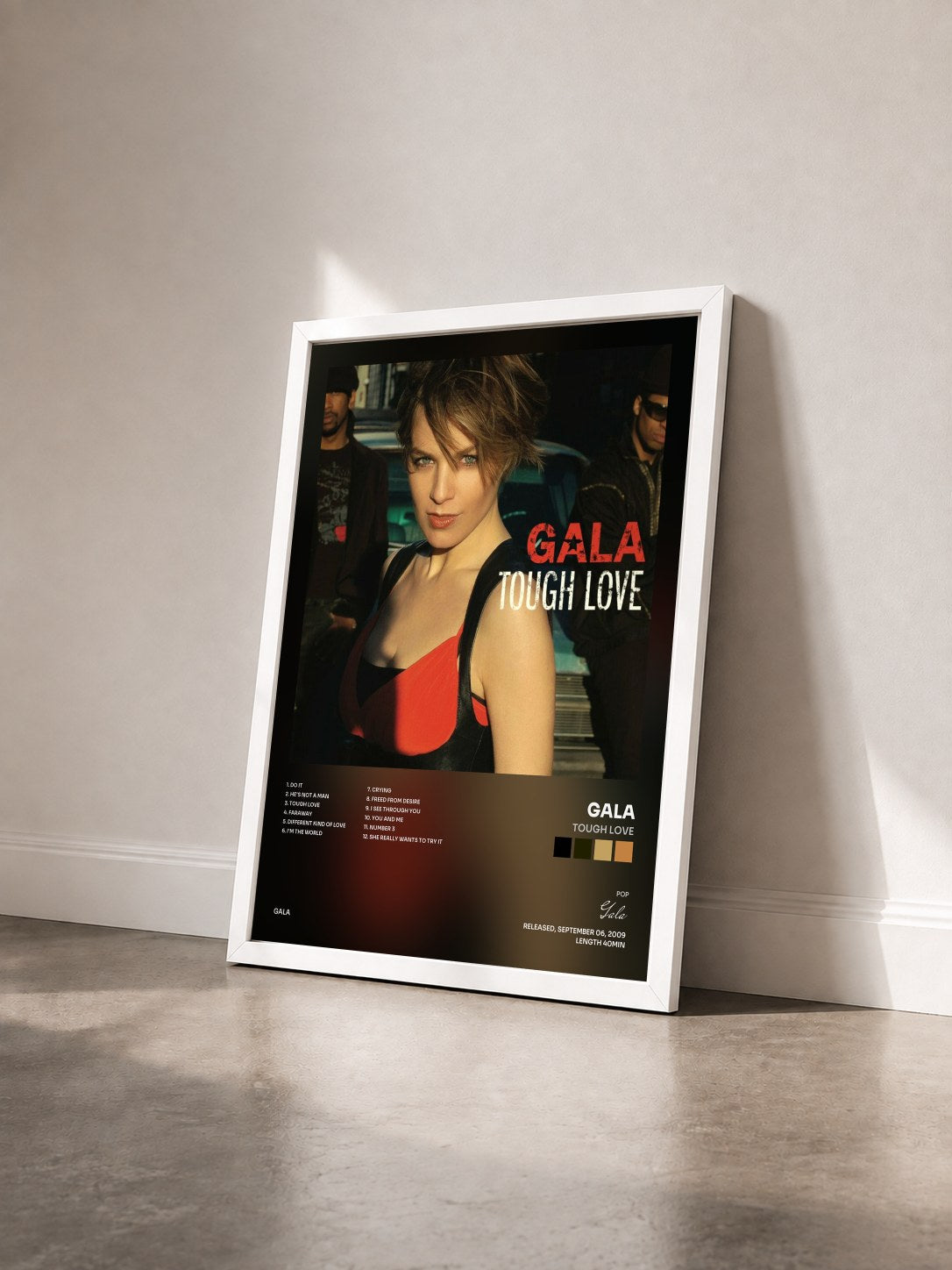 #blanc Tableau de l'album Tough Love de Gala vu de trois quarts, cadre blanc