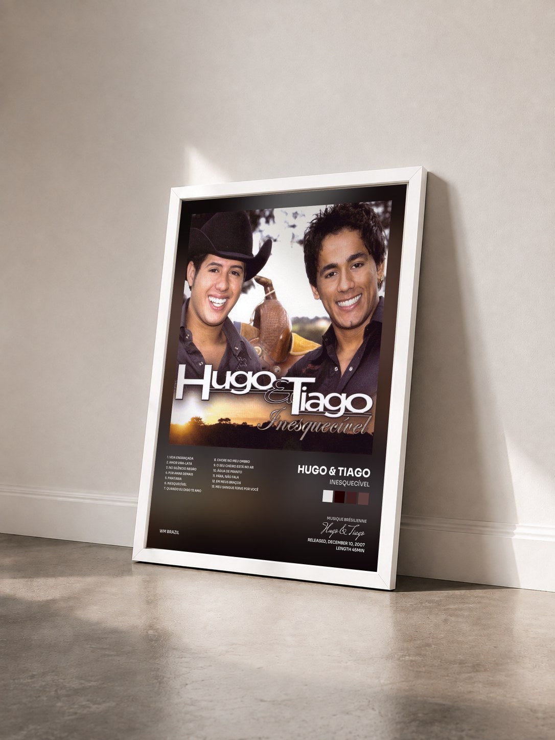 #blanc Tableau de l'album Inesquecível de Hugo & Tiago vu de trois quarts, cadre blanc