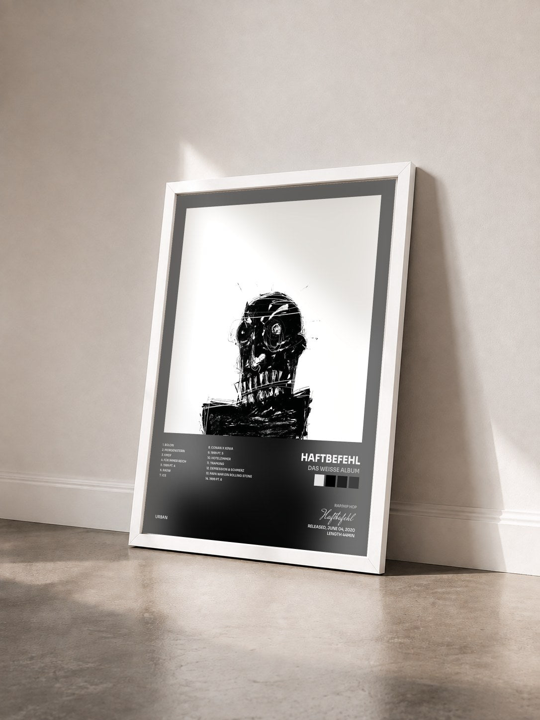 #blanc Tableau de l'album Das weisse Album de Haftbefehl vu de trois quarts, cadre blanc