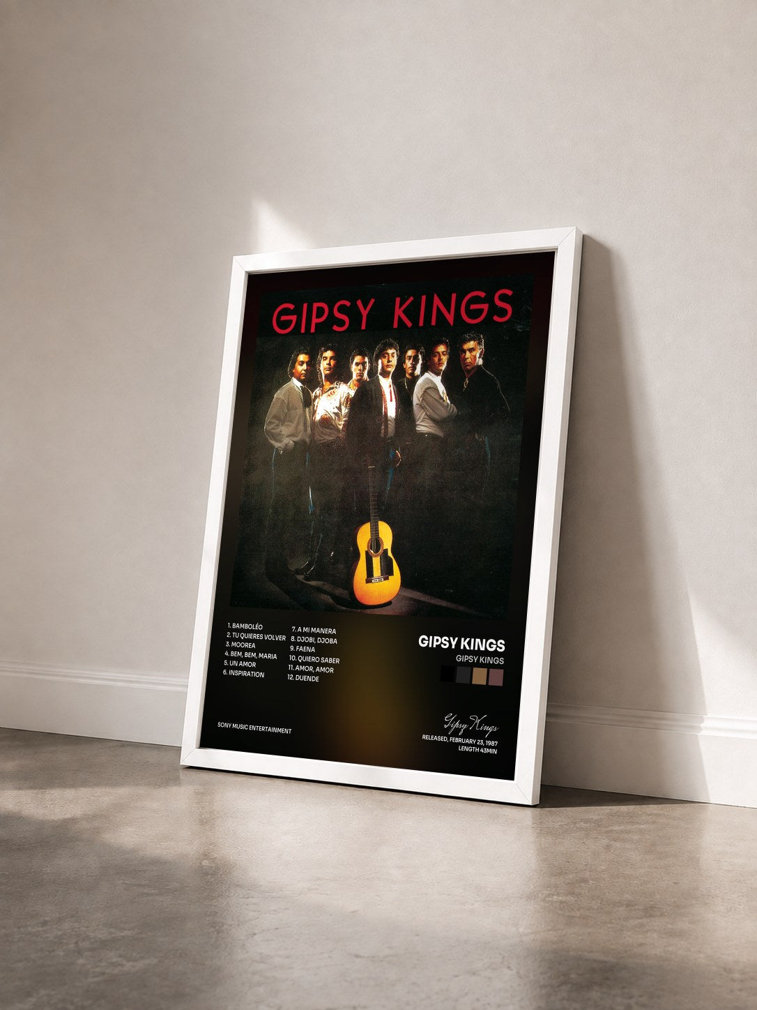 #blanc Tableau de l'album Gipsy Kings de Gipsy Kings vu de trois quarts, cadre blanc