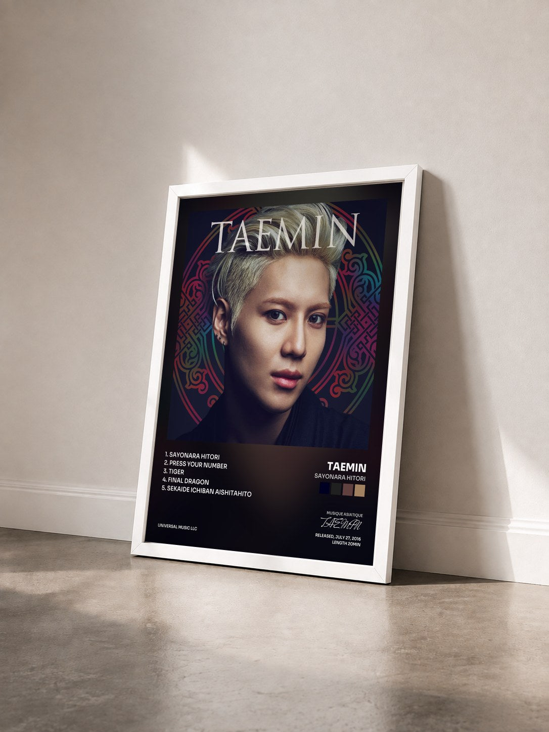 #blanc Tableau de l'album Sayonara Hitori de TAEMIN vu de trois quarts, cadre blanc