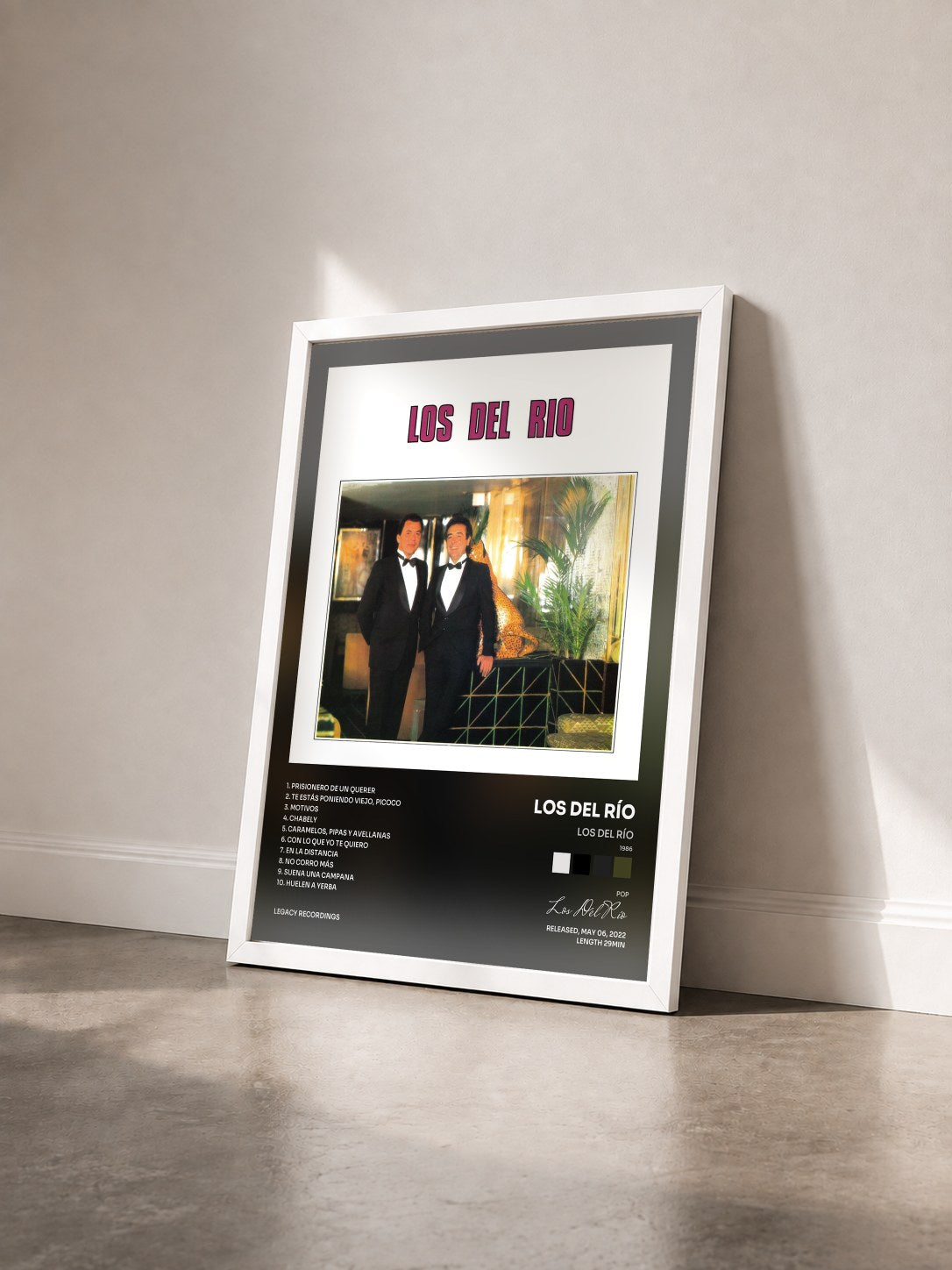 #blanc Tableau de l'album Los del Río (1986) de Los Del Río vu de trois quarts, cadre blanc