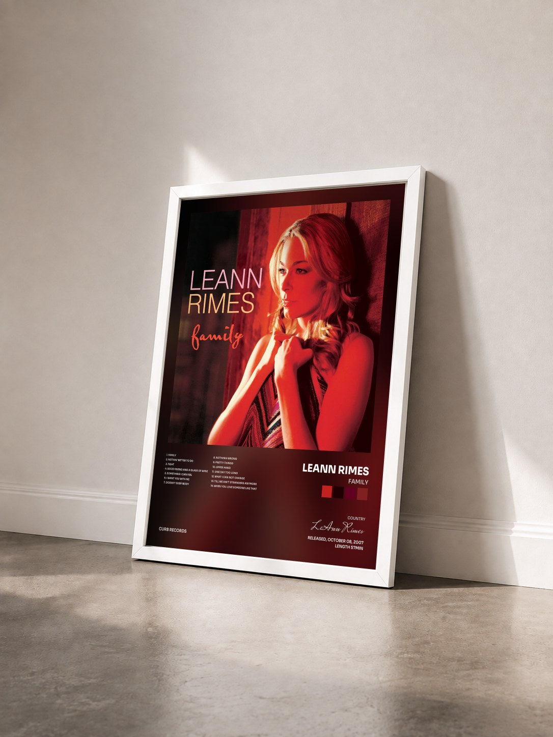 #blanc Tableau de l'album Family de LeAnn Rimes vu de trois quarts, cadre blanc