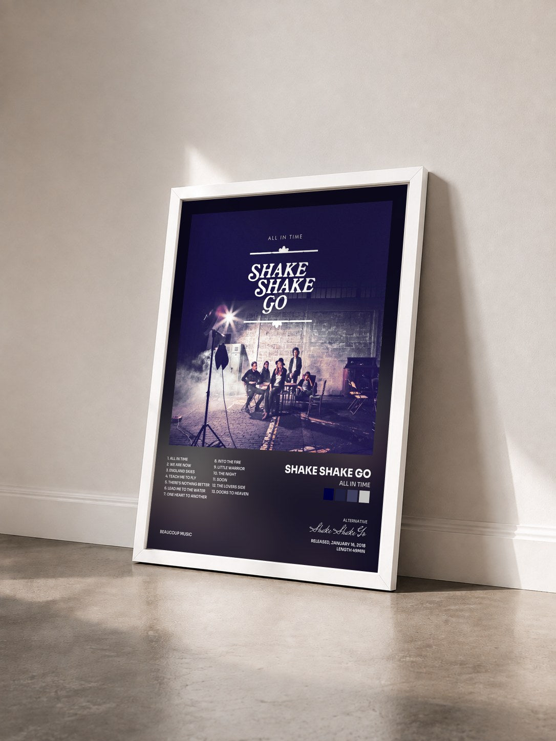 #blanc Tableau de l'album All in Time de Shake Shake Go vu de trois quarts, cadre blanc