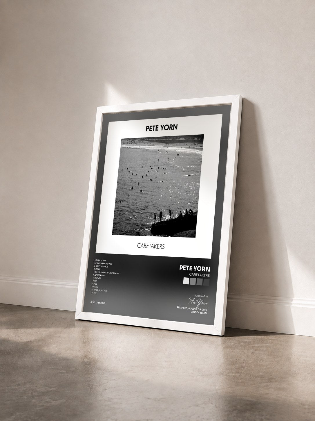 #blanc Tableau de l'album Caretakers de Pete Yorn vu de trois quarts, cadre blanc