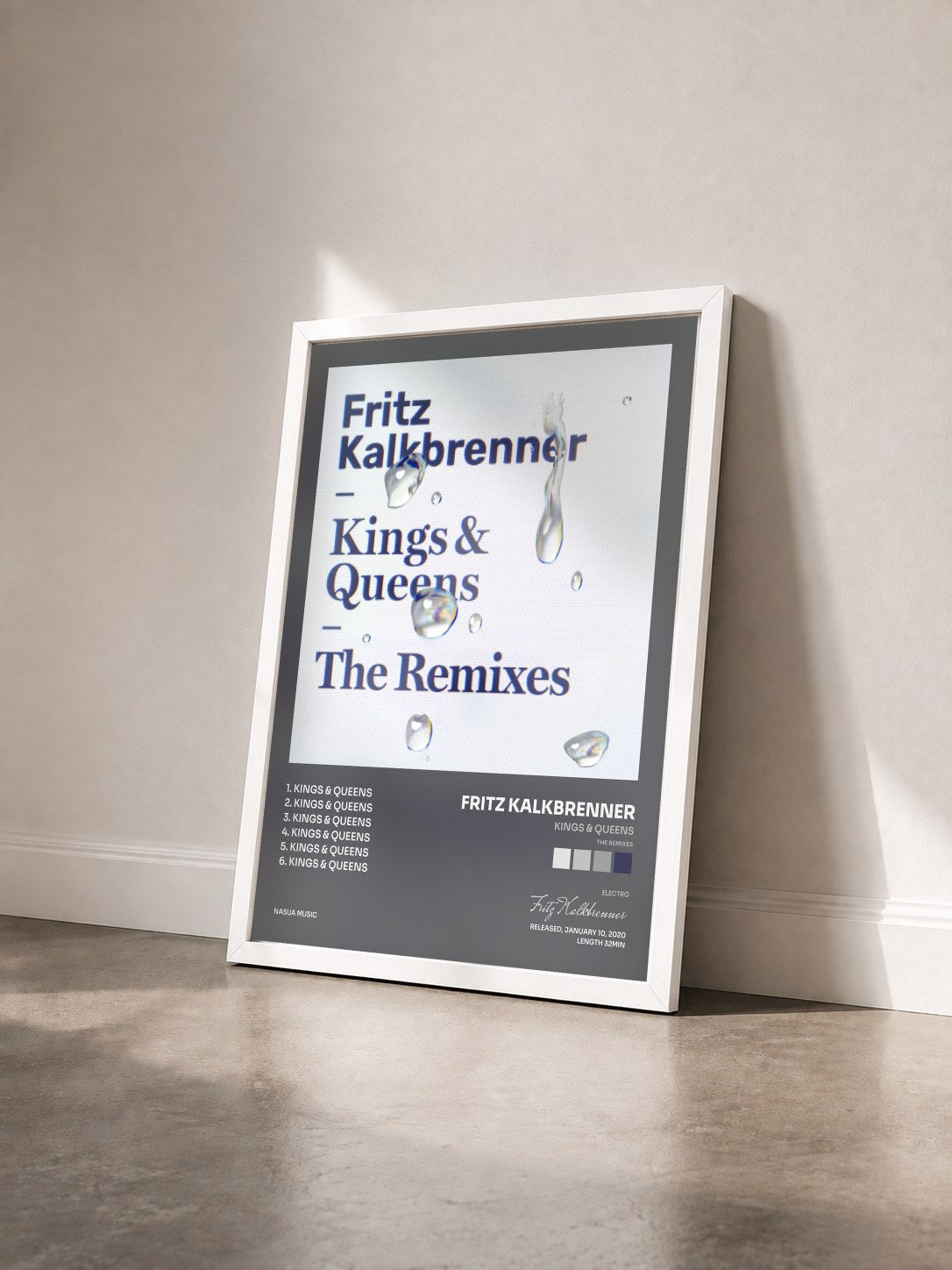 #blanc Tableau de l'album Kings & Queens (The Remixes) de Fritz Kalkbrenner vu de trois quarts, cadre blanc