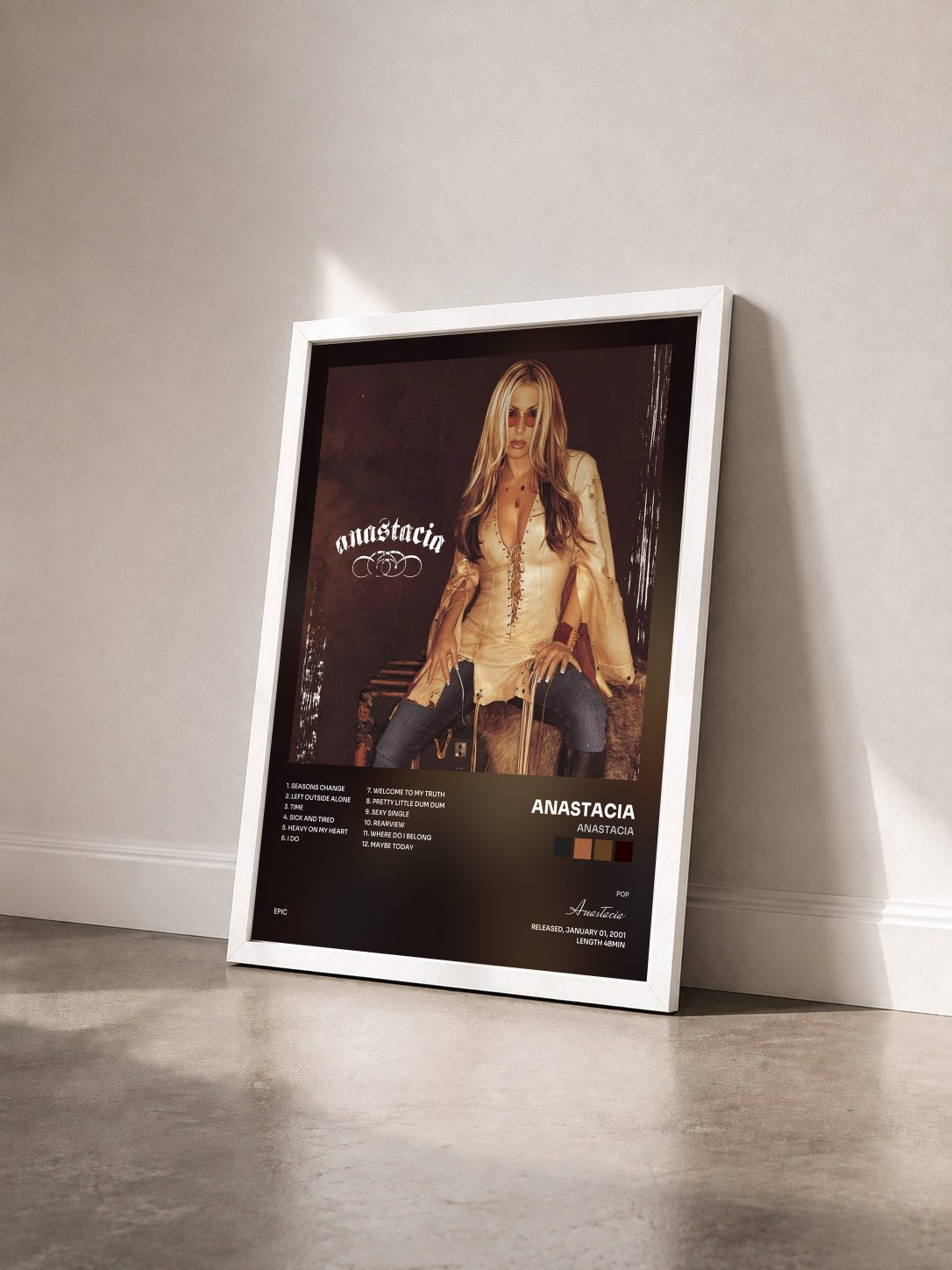 #blanc Tableau de l'album Anastacia de Anastacia vu de trois quarts, cadre blanc