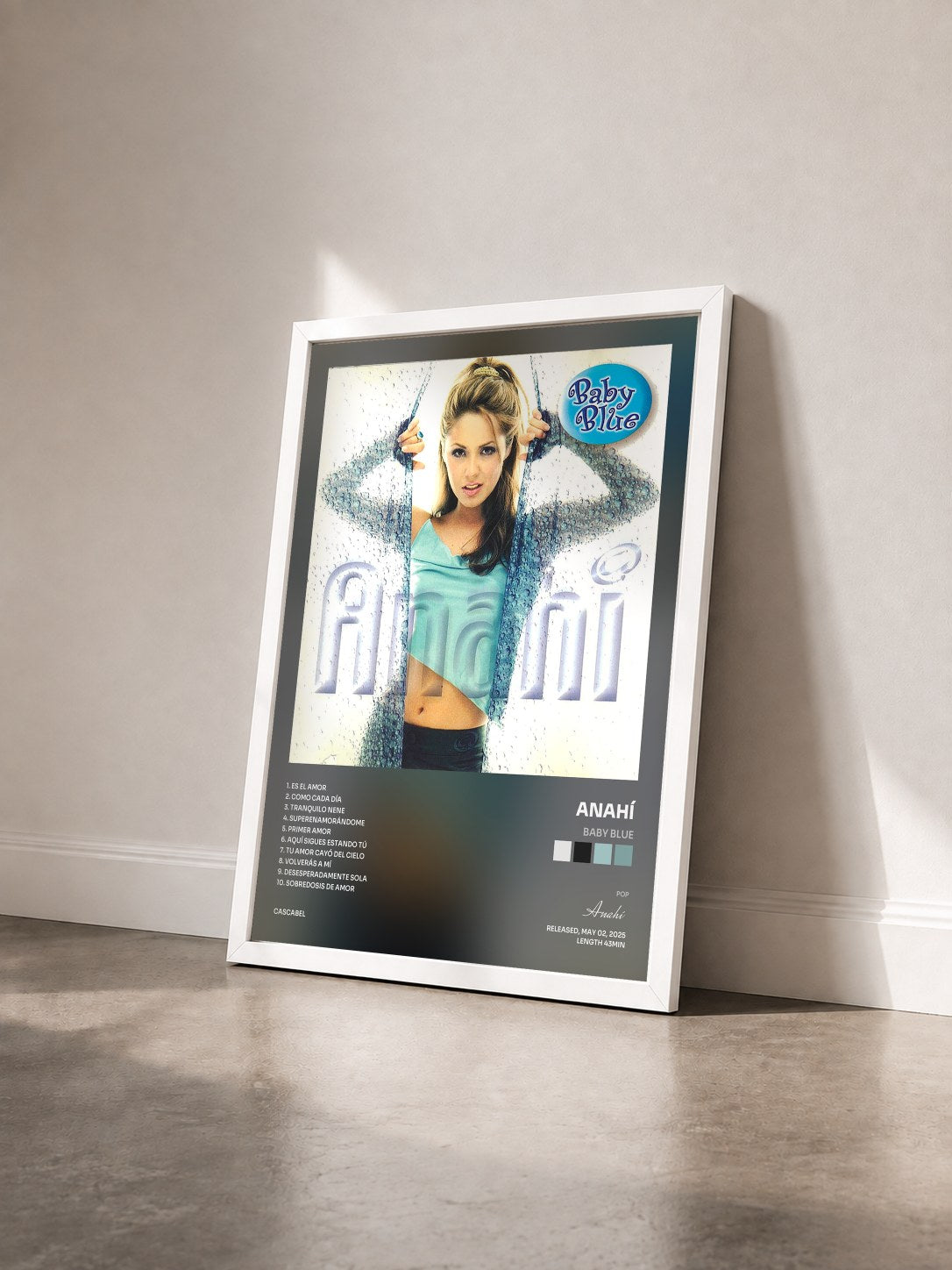 #blanc Tableau de l'album Baby Blue de Anahí vu de trois quarts, cadre blanc
