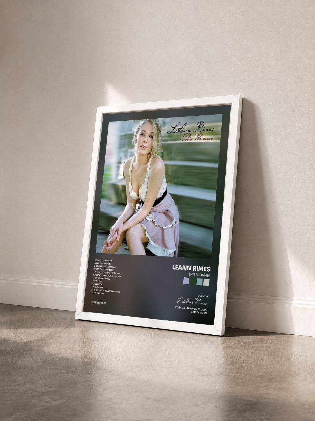 #blanc Tableau de l'album This Woman de LeAnn Rimes vu de trois quarts, cadre blanc