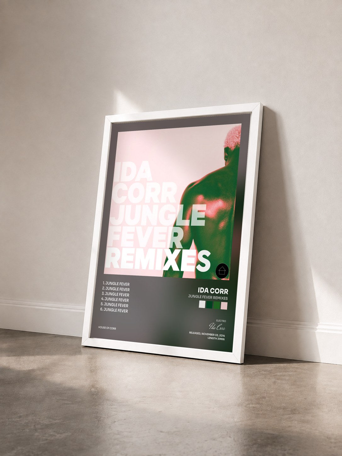 #blanc Tableau de l'album Jungle Fever Remixes de Ida Corr vu de trois quarts, cadre blanc