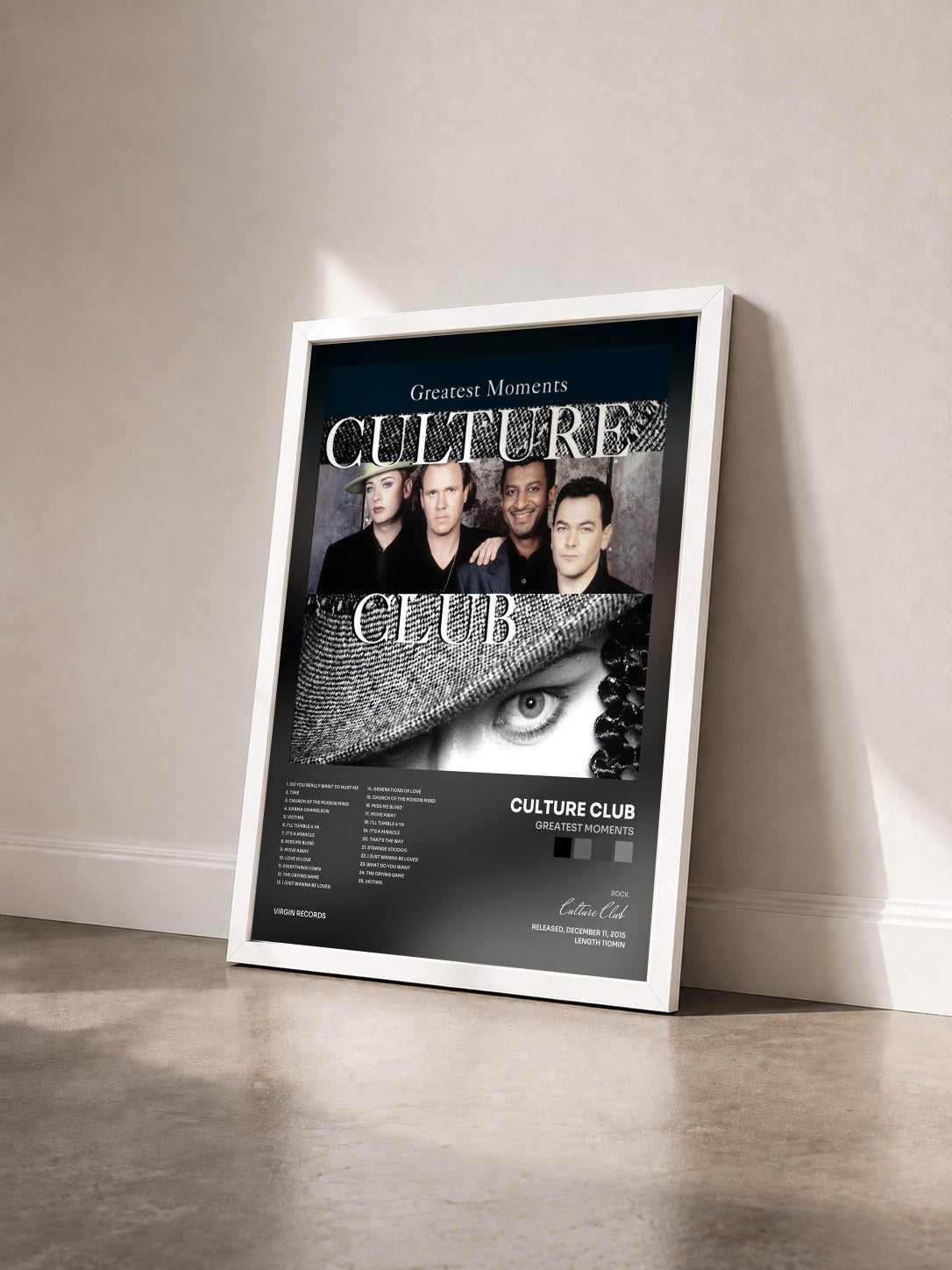 #blanc Tableau de l'album Greatest Moments de Culture Club vu de trois quarts, cadre blanc