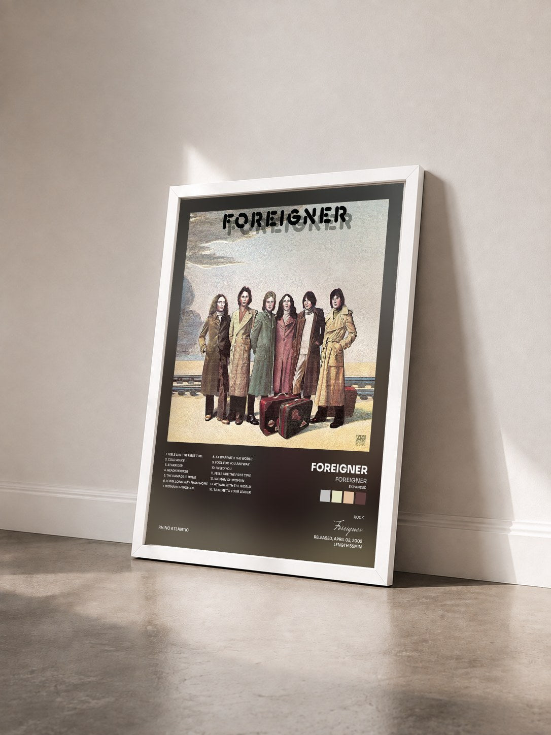 #blanc Tableau de l'album Foreigner (Expanded) de Foreigner vu de trois quarts, cadre blanc