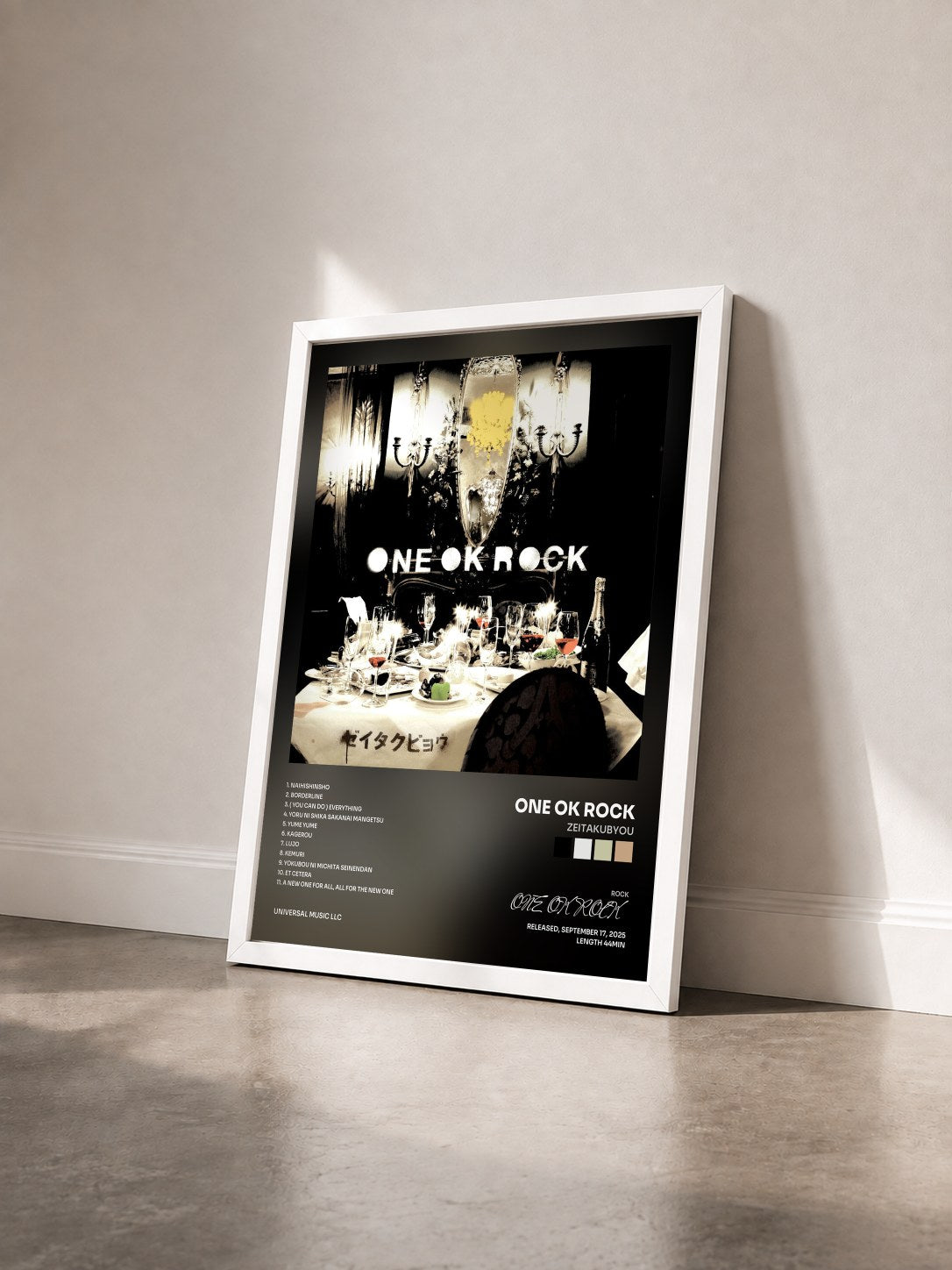 #blanc Tableau de l'album Zeitakubyou de ONE OK ROCK vu de trois quarts, cadre blanc