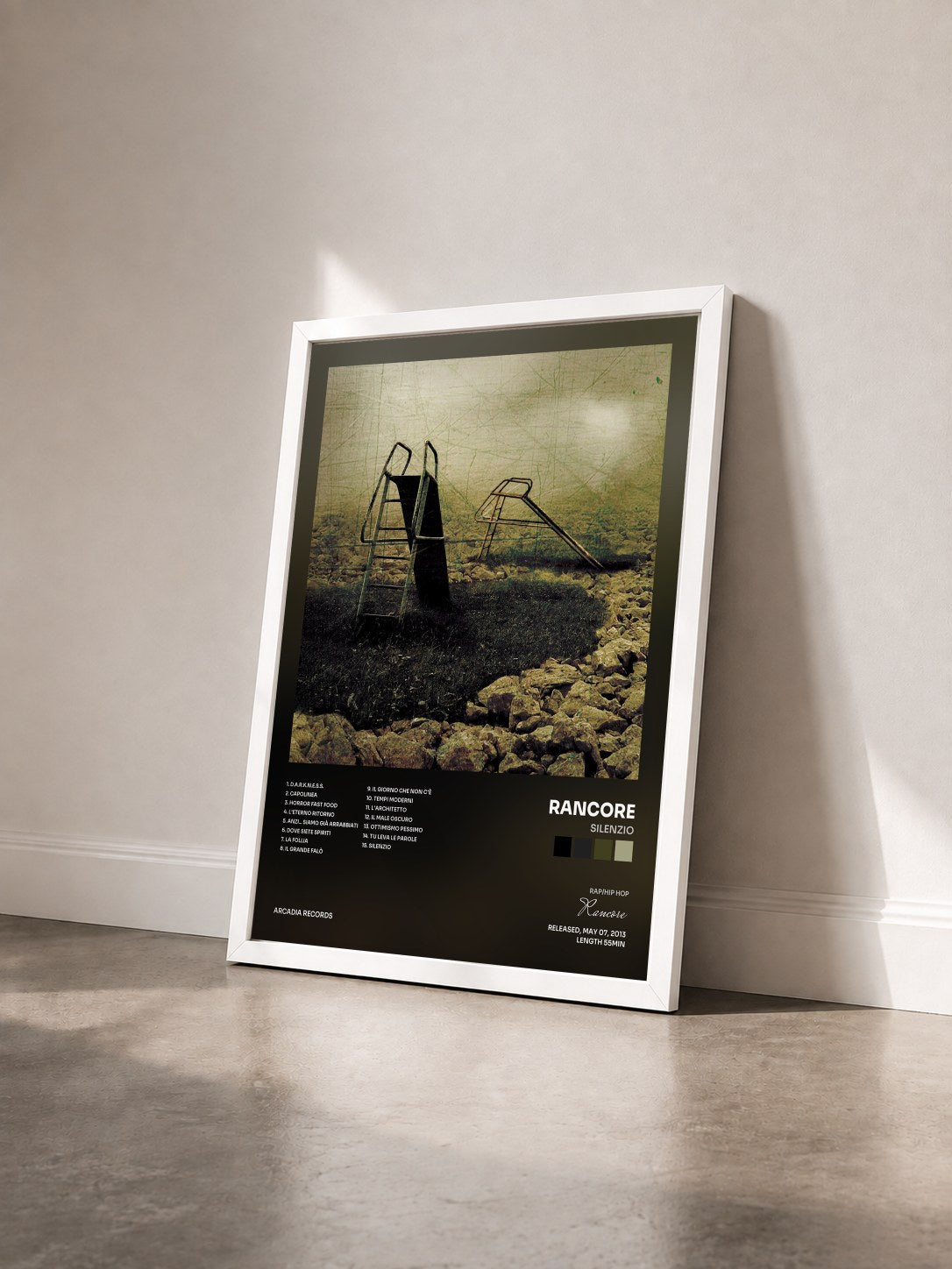 #blanc Tableau de l'album Silenzio de Rancore vu de trois quarts, cadre blanc