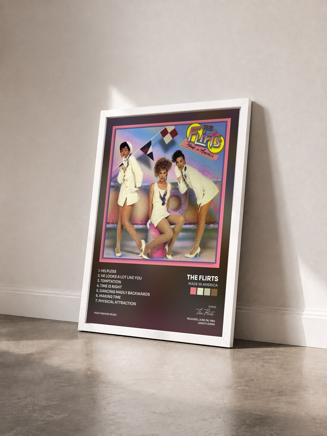 #blanc Tableau de l'album Made In America de The Flirts vu de trois quarts, cadre blanc