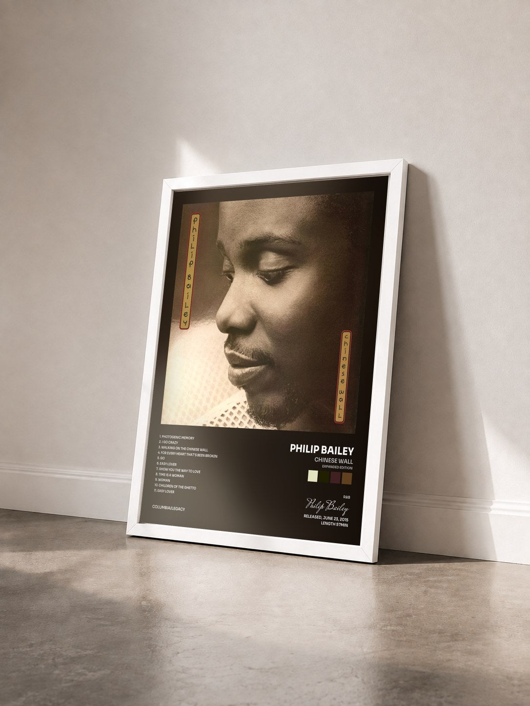 #blanc Tableau de l'album Chinese Wall (Expanded Edition) de Philip Bailey vu de trois quarts, cadre blanc