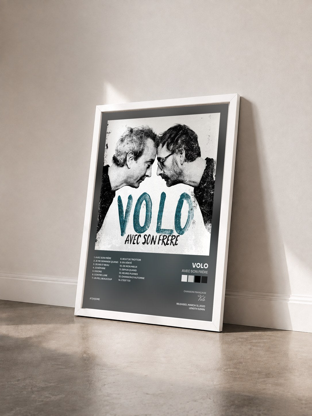 #blanc Tableau de l'album Avec son frère de Volo vu de trois quarts, cadre blanc