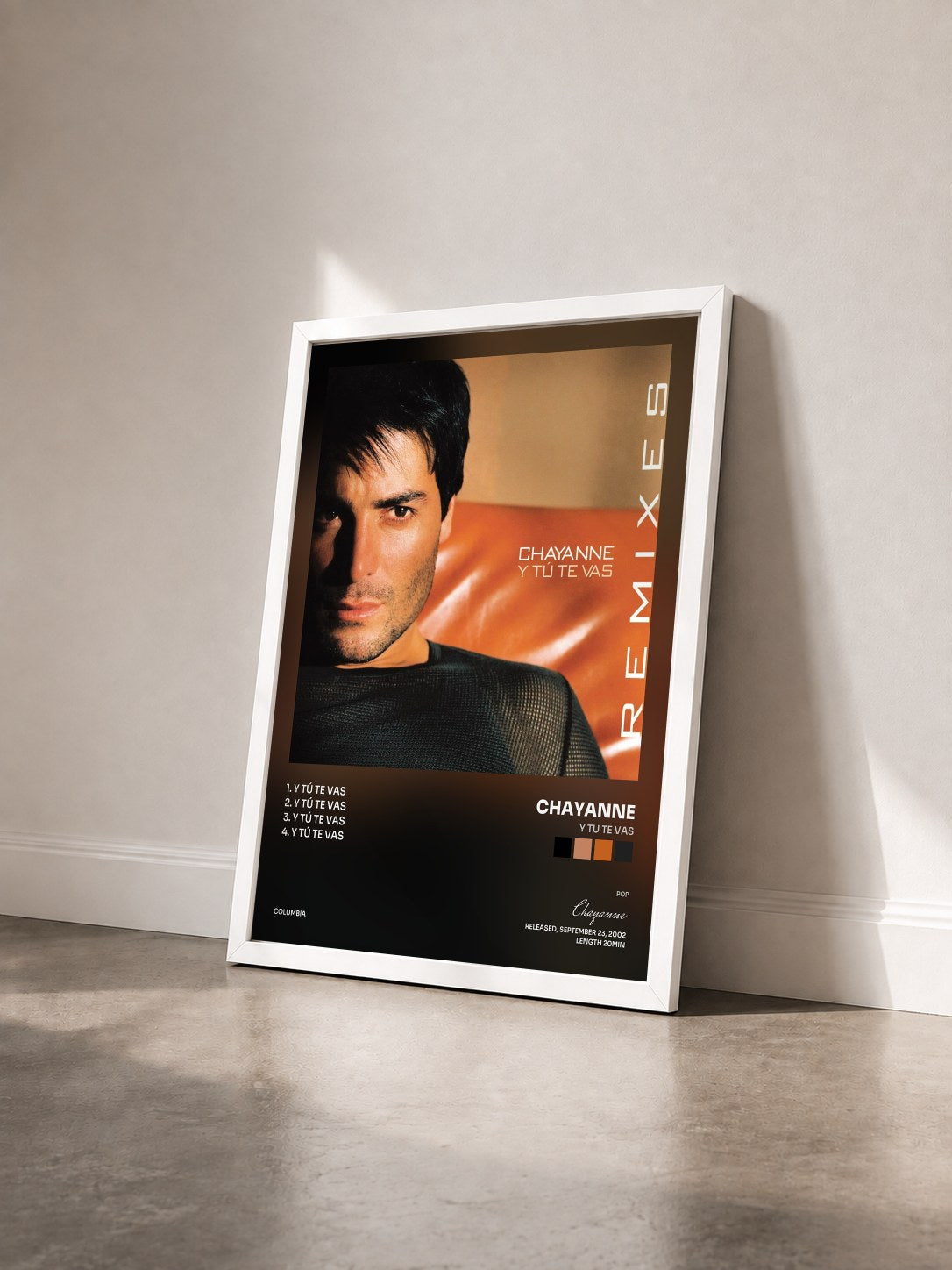 #blanc Tableau de l'album Y Tu Te Vas de Chayanne vu de trois quarts, cadre blanc