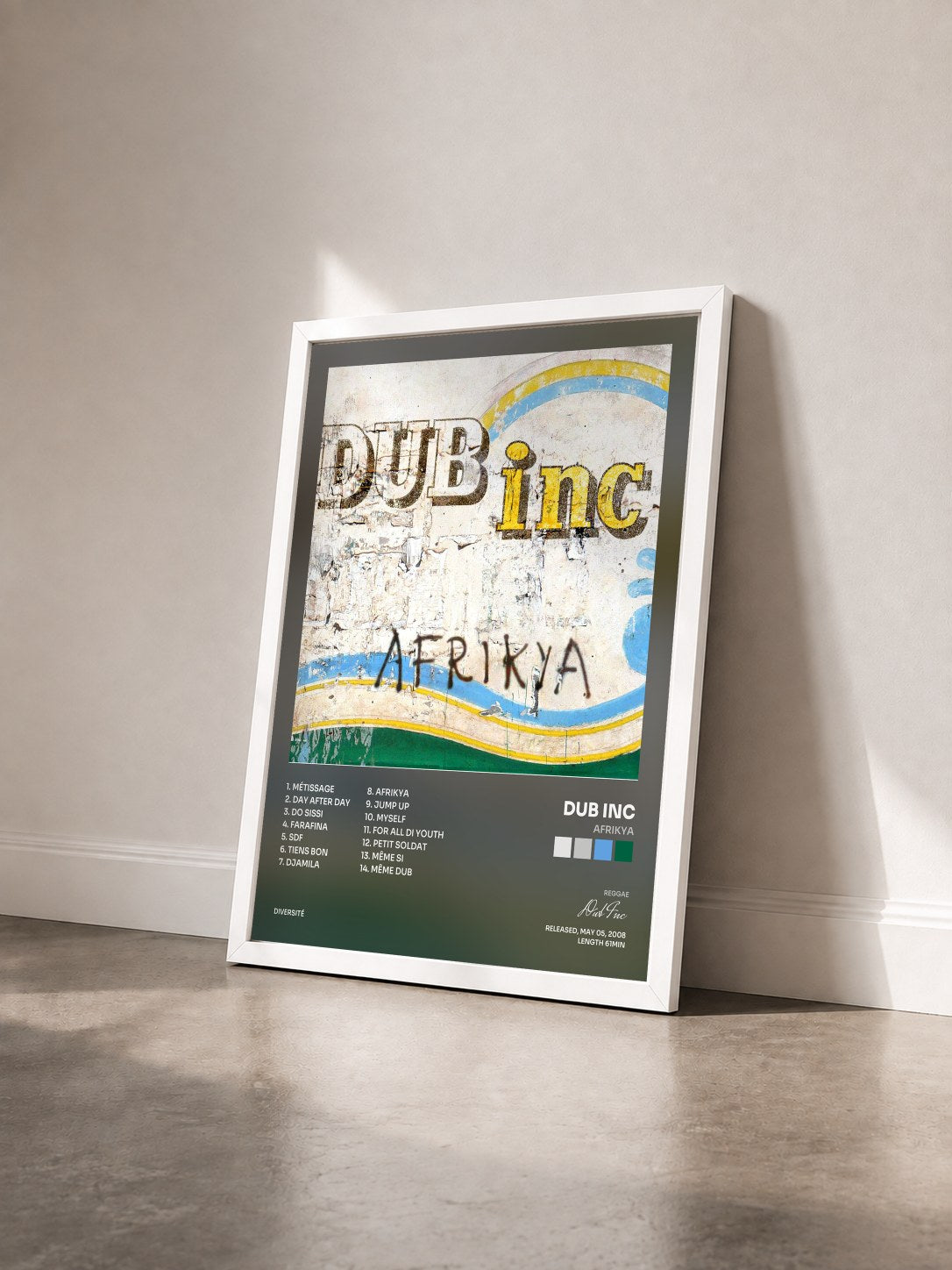 #blanc Tableau de l'album Afrikya de Dub Inc vu de trois quarts, cadre blanc