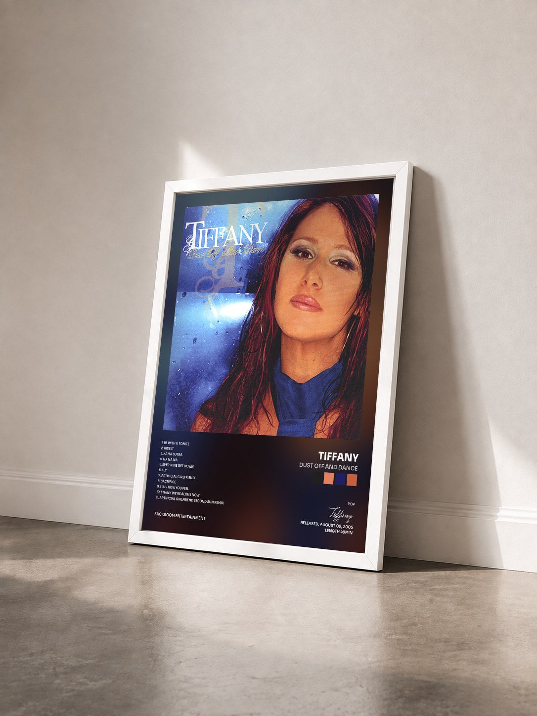#blanc Tableau de l'album Dust Off And Dance de Tiffany vu de trois quarts, cadre blanc