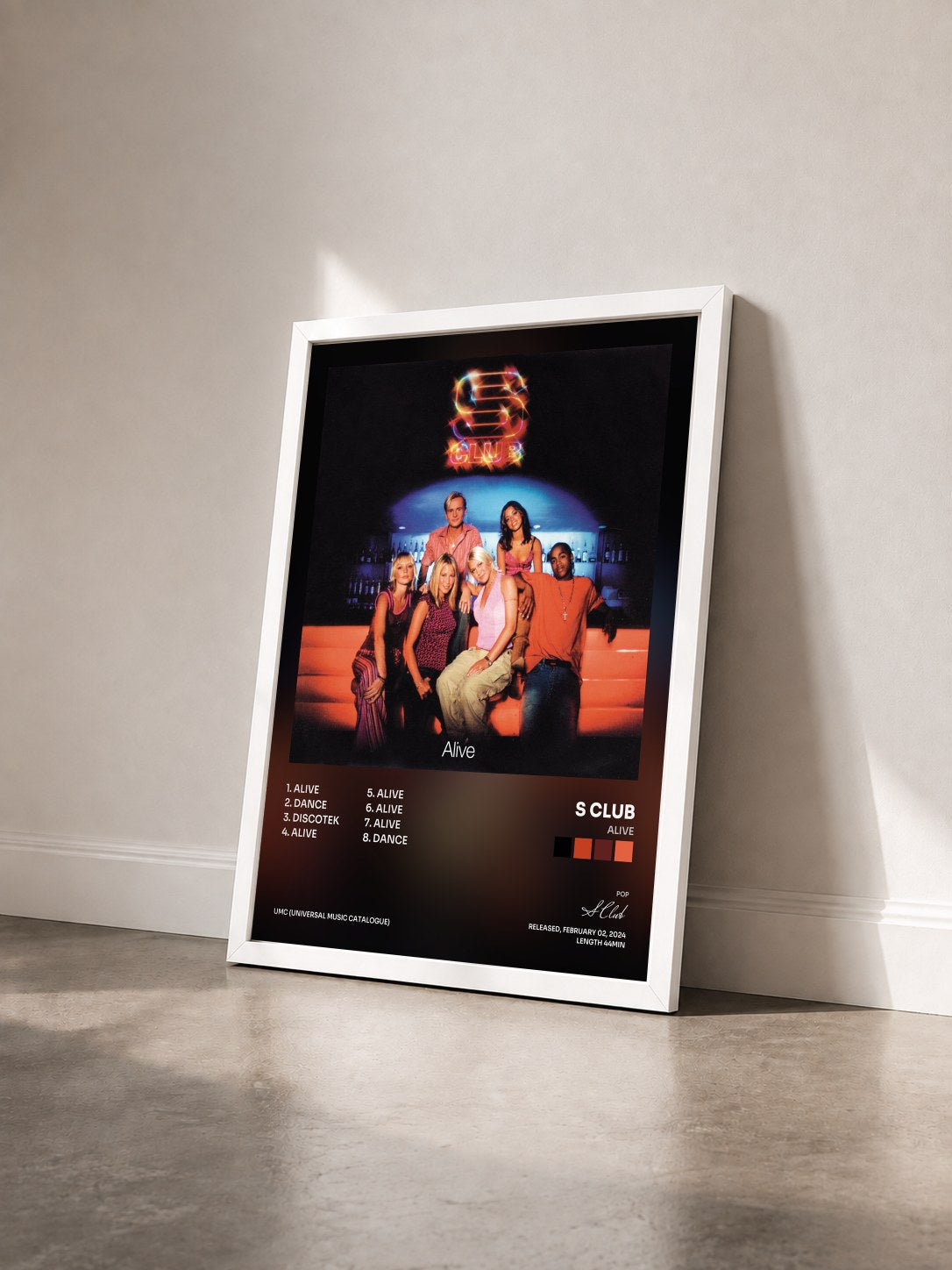 #blanc Tableau de l'album Alive de S Club vu de trois quarts, cadre blanc
