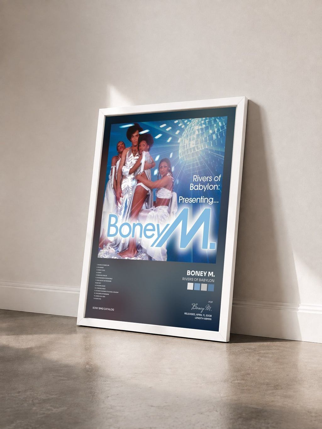 #blanc Rivers Of Babylon von Boney M. als gerahmter Kunstdruck von schräg gesehen, weißer Rahmen