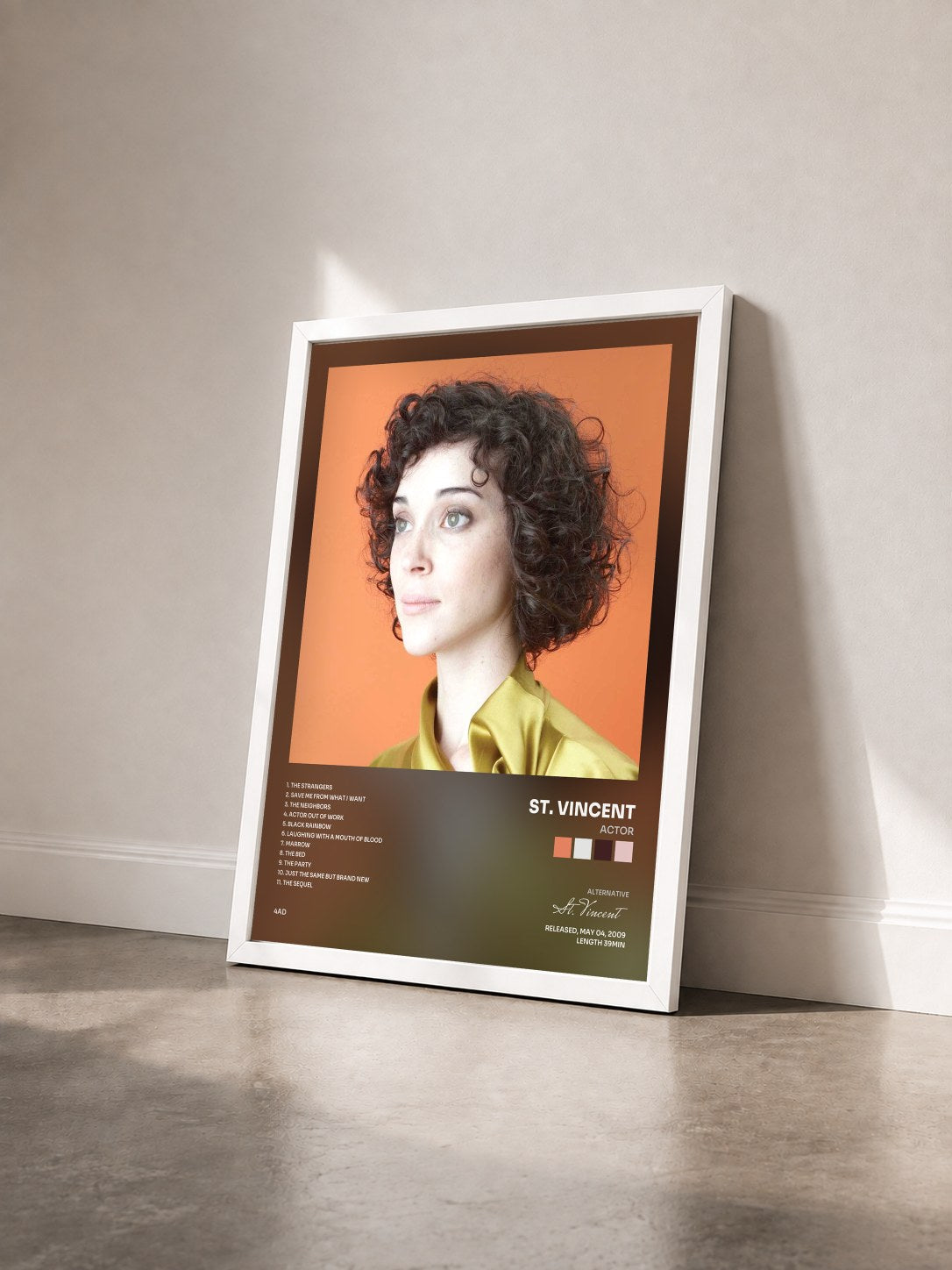 #blanc Tableau de l'album Actor de St. Vincent vu de trois quarts, cadre blanc
