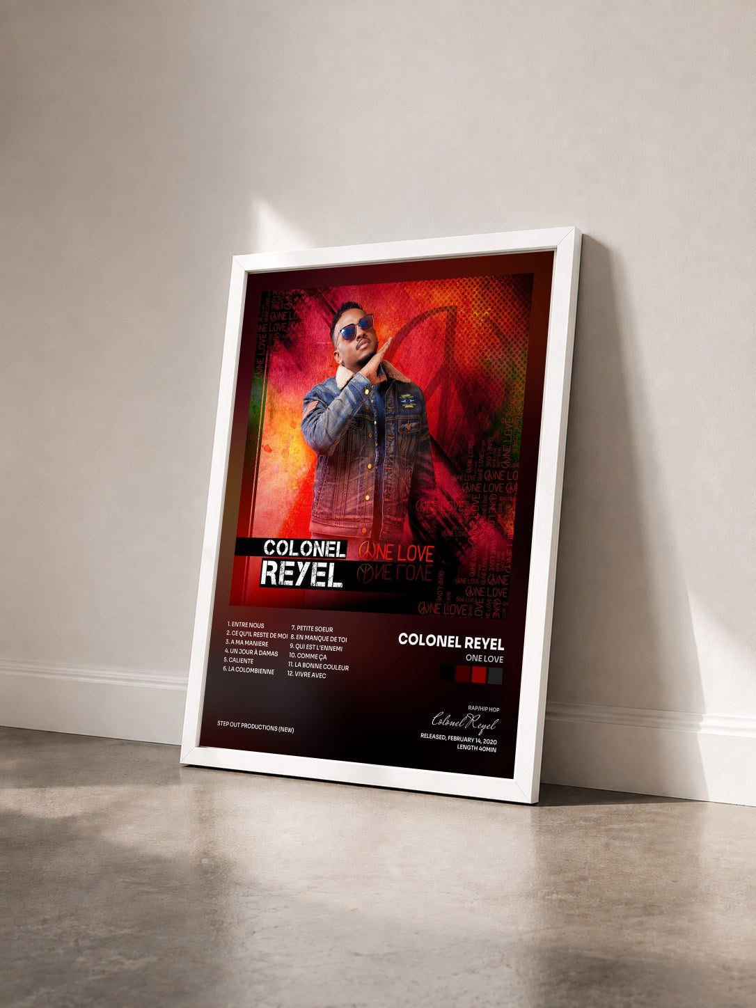 #blanc Tableau de l'album One Love de Colonel Reyel vu de trois quarts, cadre blanc