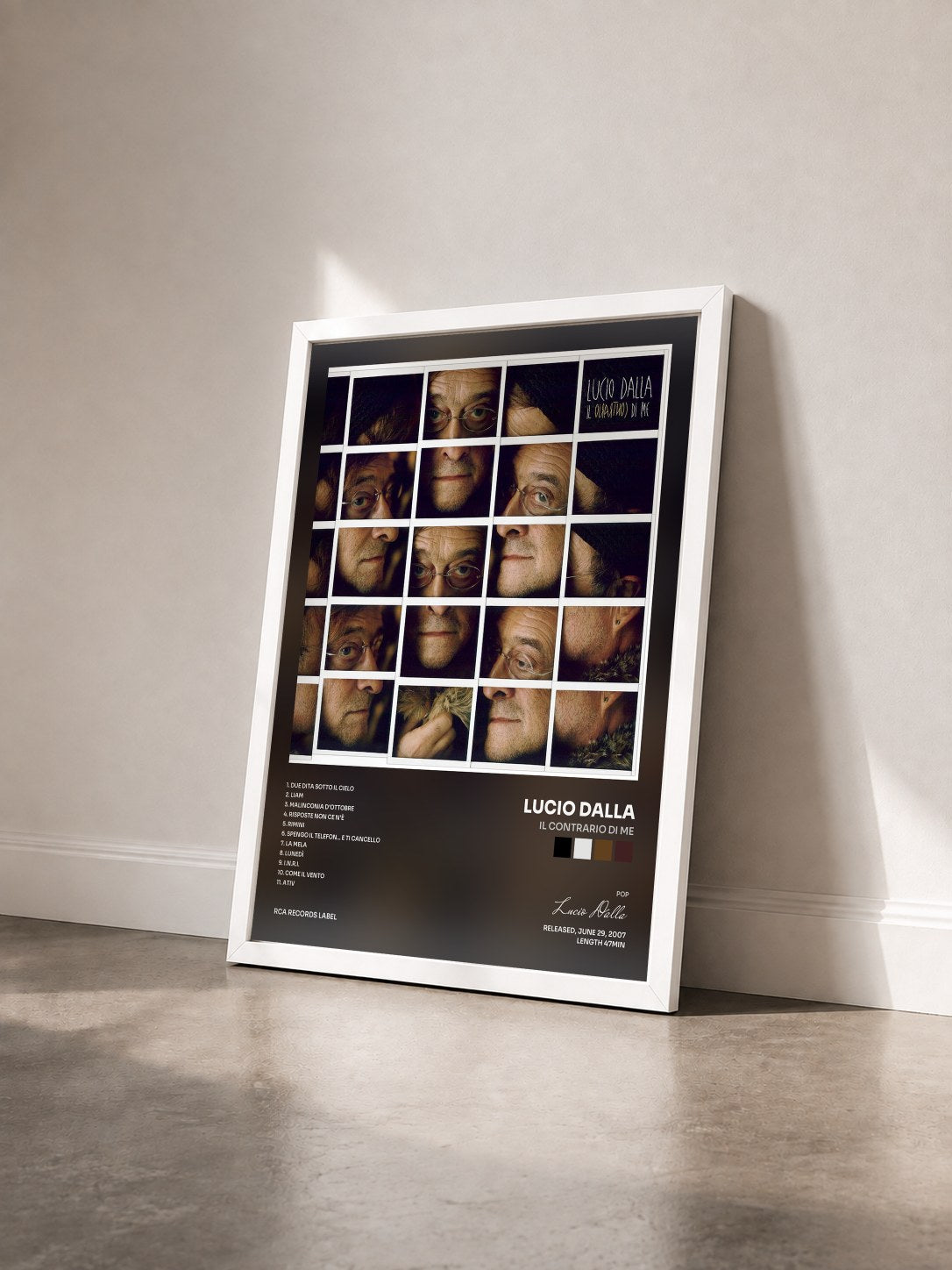 #blanc Tableau de l'album Il Contrario Di Me de Lucio Dalla vu de trois quarts, cadre blanc