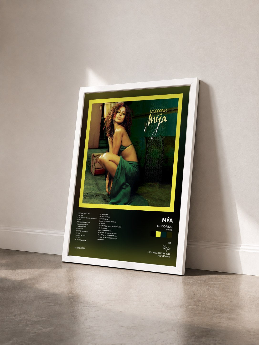 #blanc Tableau de l'album Moodring (Deluxe) de Mýa vu de trois quarts, cadre blanc