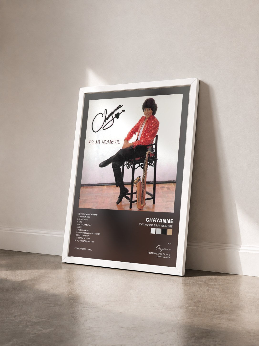 #blanc Tableau de l'album Chayanne Es Mi Nombre de Chayanne vu de trois quarts, cadre blanc