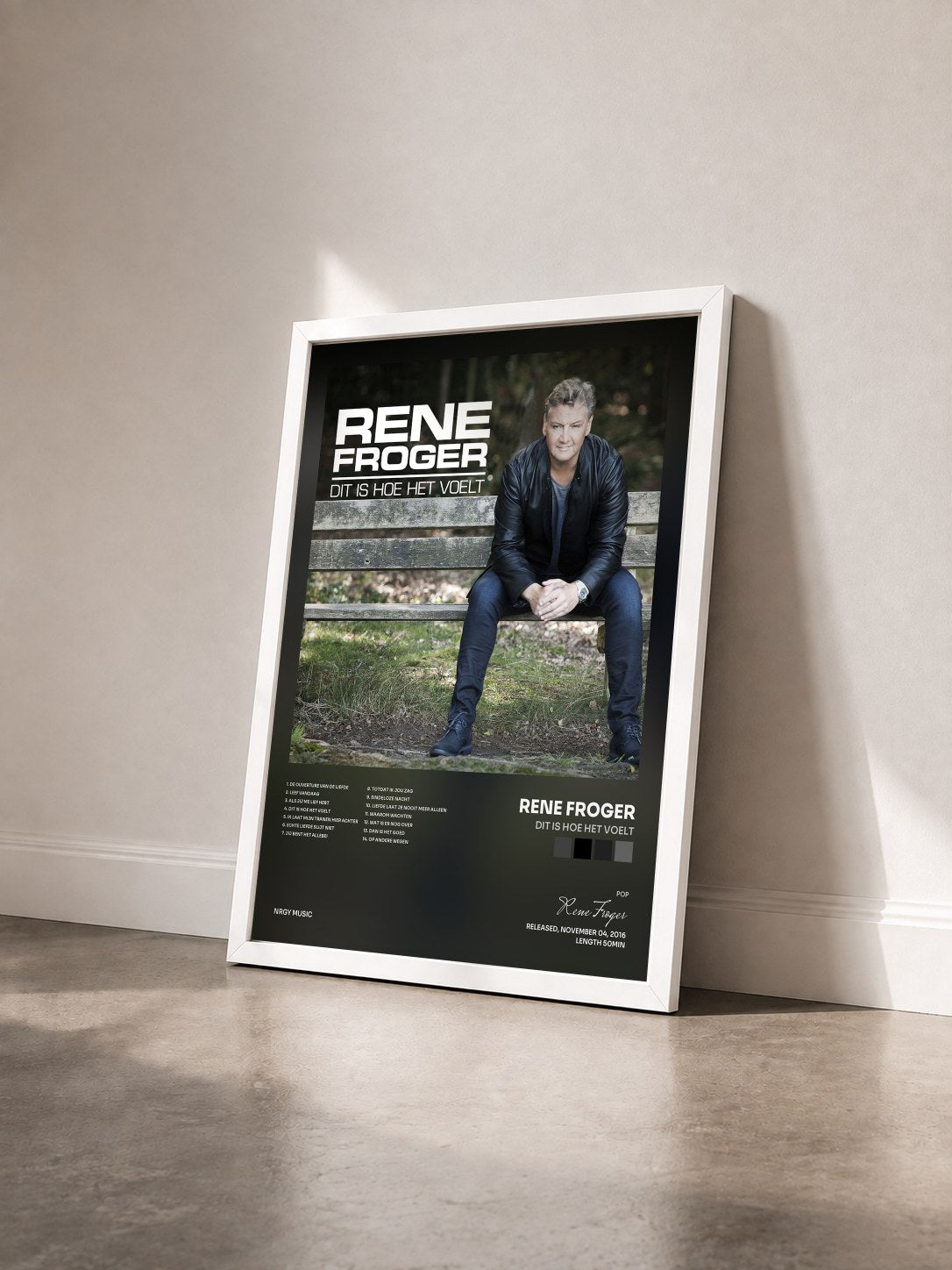 #blanc Tableau de l'album Dit Is Hoe Het Voelt de Rene Froger vu de trois quarts, cadre blanc