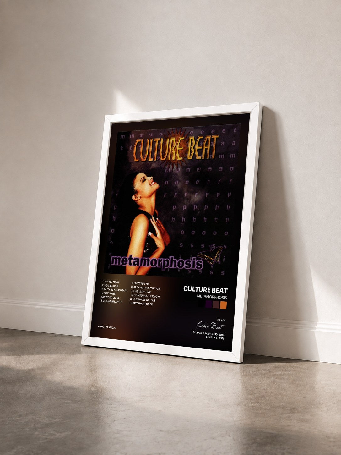 #blanc Tableau de l'album Metamorphosis de Culture Beat vu de trois quarts, cadre blanc