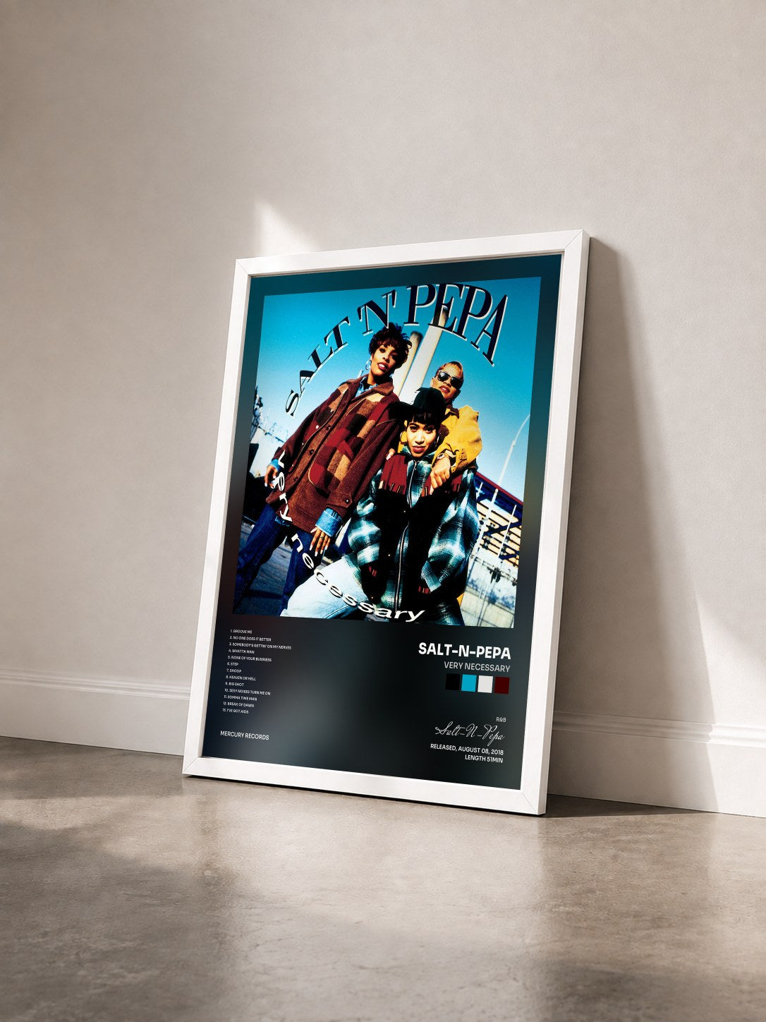 #blanc Tableau de l'album Very Necessary de Salt-N-Pepa vu de trois quarts, cadre blanc
