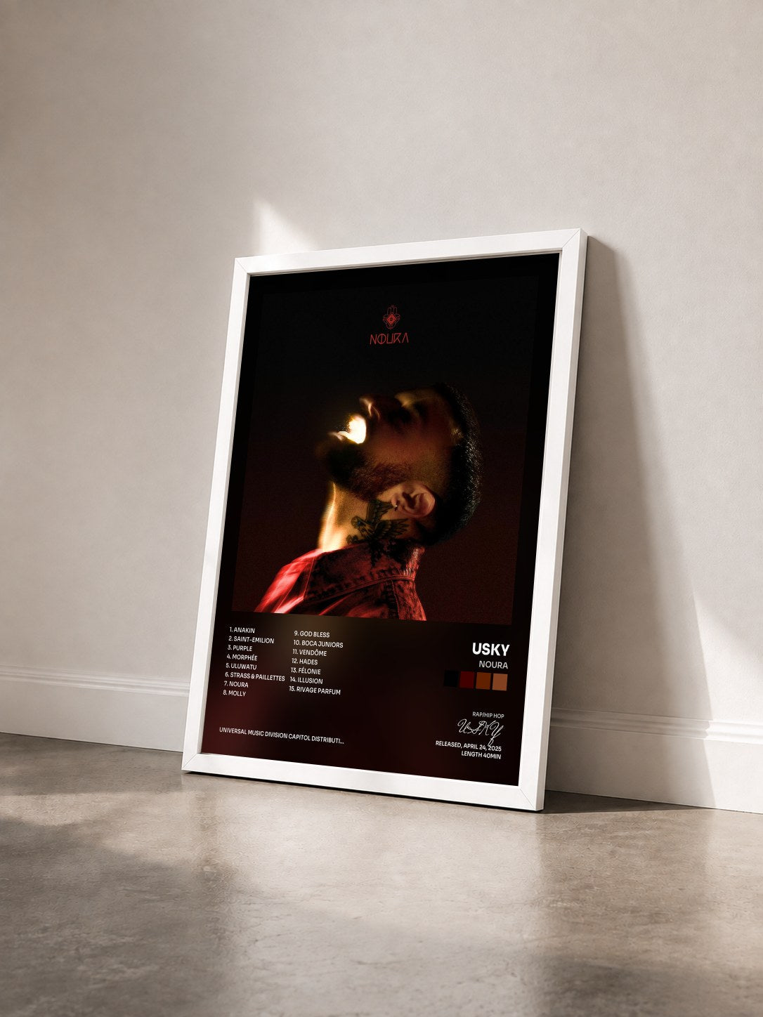 #blanc Tableau de l'album Noura de USKY vu de trois quarts, cadre blanc